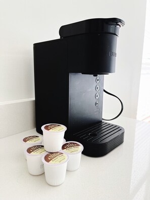 Kaffe og/eller kaffemaskine