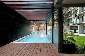 Exercise/lap pool