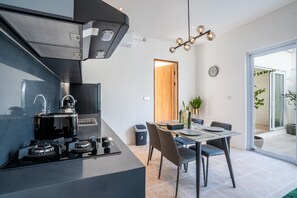 Dining area for 4