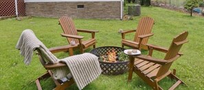 Campfire Gathering: Enjoy vibrant evenings by the fire, perfect for s'mores and stargazing!