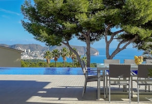 Fresh water infinity pool with beautiful views