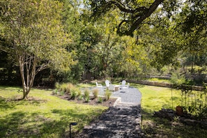Beautiful yard to enjoy the afternoon.
