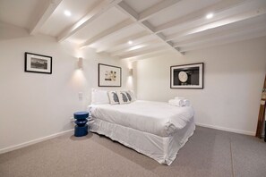 bedroom_guest, king can be twin