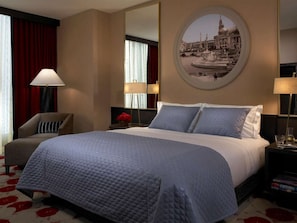 Unit with 1 King Bed