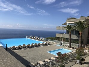 Piscina a sfioro