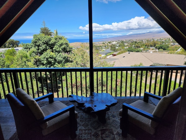 Lua Hoana Place - a SkyRun Kona Coast Property - Epic views of North Kohala shoreline, Kamuela Mountains and Maui - Sit on the upstairs lanai (off Primary bedroom) to enjoy fabulous views 