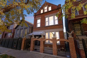 Neighborhood, City, Gate, Urban, Building