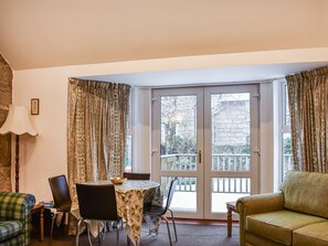 Living room/dining room | Pine Tree Cottage - Bonn Na Coille Cottages, Ballater