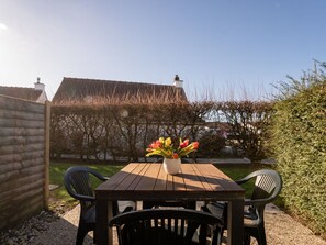 Pflanze, Tabelle, Himmel, Eigentum, Möbel, Blume, Stuhl, Natur, Gartenmöbel, Tisch Im Freien
