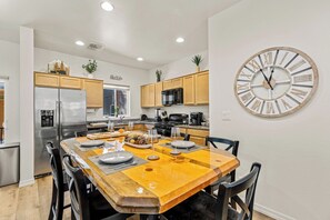 Dining kitchen area