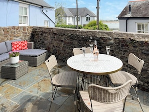 Sitting-out-area | Waterside Garden, Appledore
