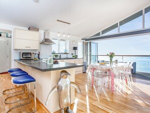 Open plan living space | Lookout, Downderry