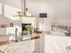 Open plan living space | Lookout, Downderry