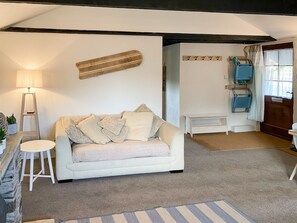 Living room/dining room | Pump Cottage, Woolacombe