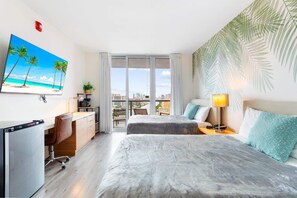 Breezy Vibes - Your room, connected to a private balcony:)