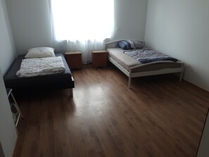 Schlafzimmer 2