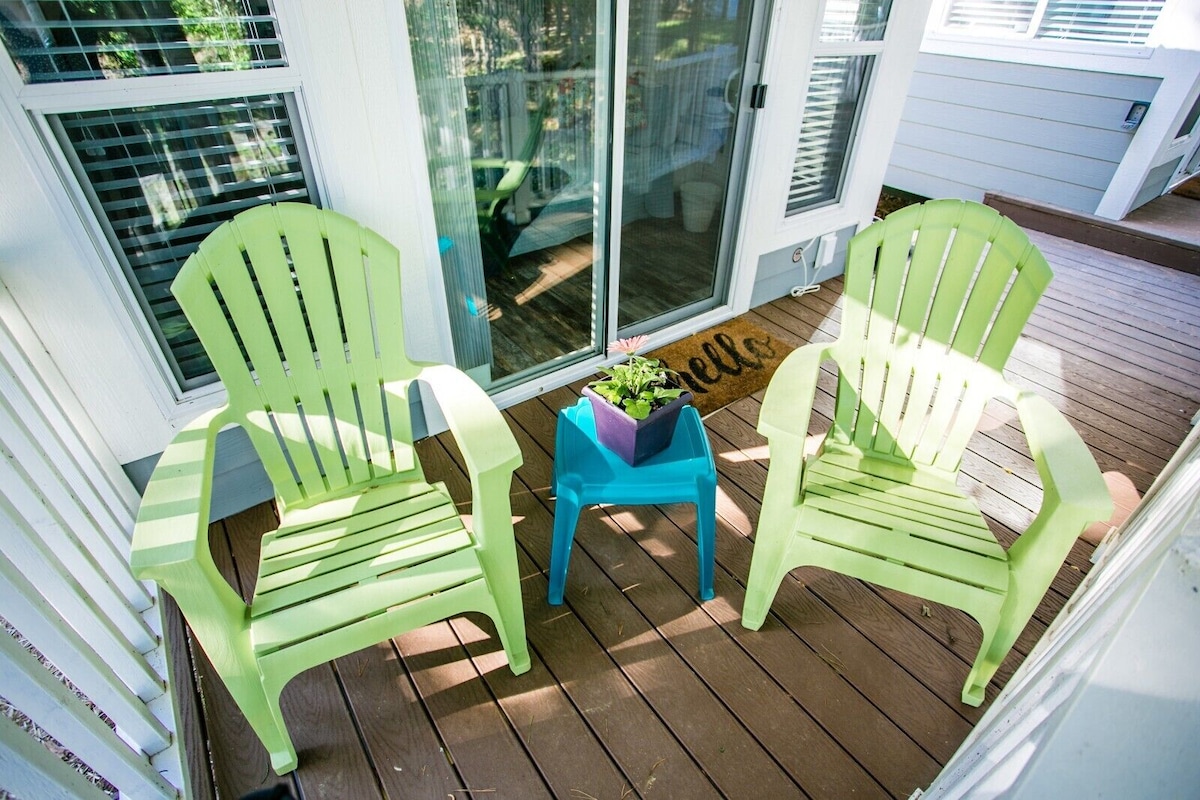 Beach View Studio Cabin with Porch #12