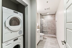 Washer/Dryer/Bathroom
