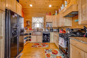 Kitchen | Keurig & Drip Coffee Maker | Main Level