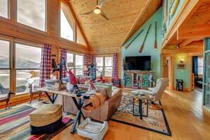 Living Room | Main Level