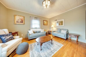 Living Room | Smart TV