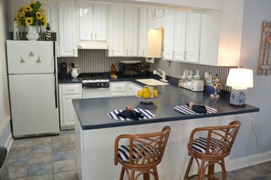 Perfect size kitchen for up to 4 guests 