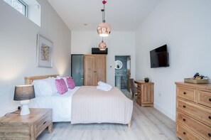Suite 12 - Sleeping Giant Hotel - Pen Y Cae Inn (4174)