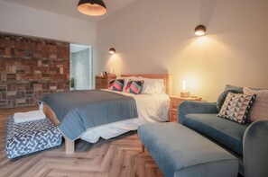 Suite 4 - Sleeping Giant Hotel - Pen Y Cae Inn (4468)
