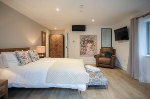 Suite 1 - Sleeping Giant Hotel - Pen Y Cae Inn (4636)