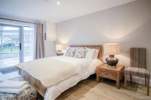 Suite 1 - Sleeping Giant Hotel - Pen Y Cae Inn (4629)