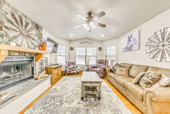 Ruidoso Vacation Rental | 2BR | 2BA | 1,268 Sq Ft | 3 Steps to Enter