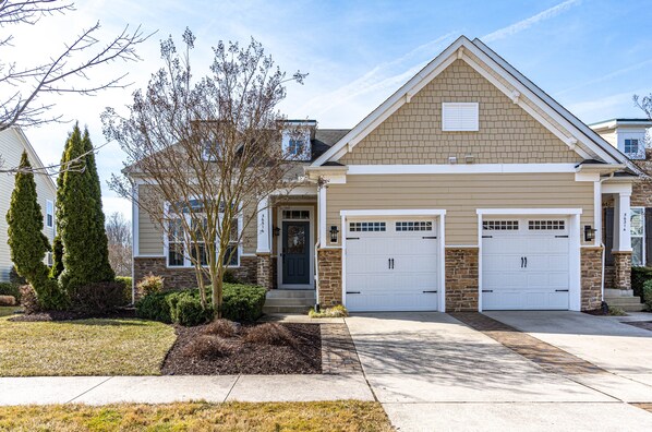 Welcome to our slice of Bayside!  With attached garage and driveway.