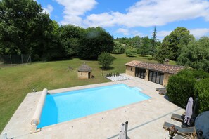 La piscienchauffée privative et le pool house / the private heated pool 