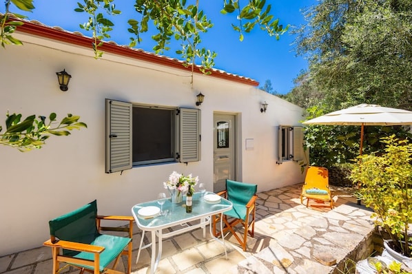 Beautiful cottage with private terrace area