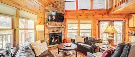 Butler Vacation Rental | 3BR | 5BA | 3,100 Sq Ft | 1 Step to Enter