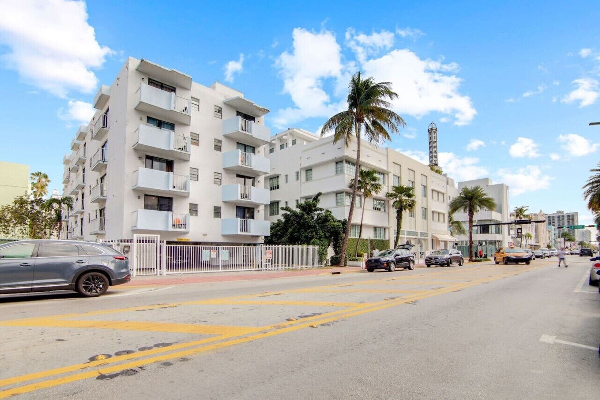 2B/2B, Free Parking, South Beach, 1 Block 2 Beach