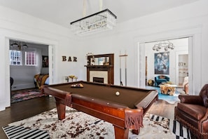 Pool table