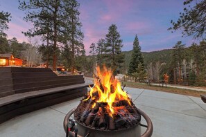 Check out the community firepit at the center of the property by the Grand Lodge. 