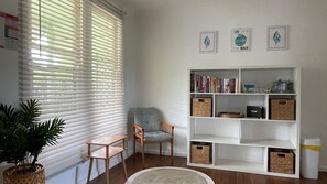Front sitting room.