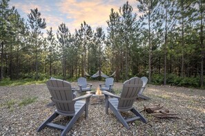 Enjoy some s'mores and quality time around the fire pit in the back yard.