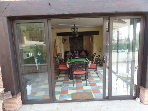 Outdoor dining