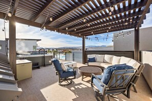 2nd Floor Deck / Hot Tub, Patio Seating