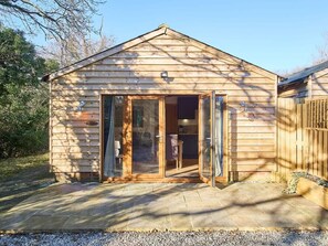 Oak Barn, Bonnington - Host & Stay