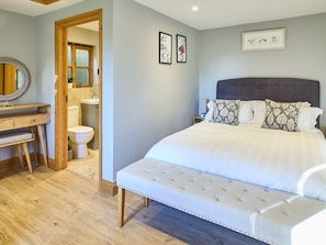 Orchard Barn, Bonnington - Host & Stay