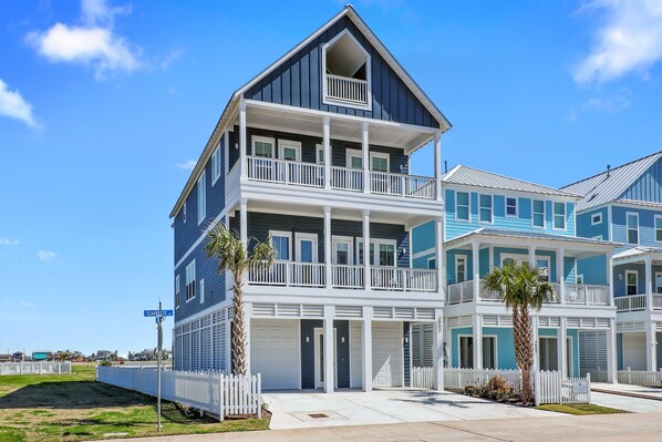 Welcome to Just Coasting in Beachside Village! Hosted by Pointe West Vacation