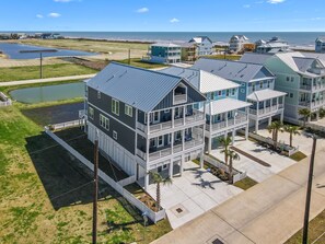 Spacious driveway and 2 more decks off the front of the house!