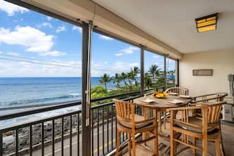 Kona Alii 302: Upscale 1BR Ocean View Condo w/ AC, Lanai & Resort Pool Access