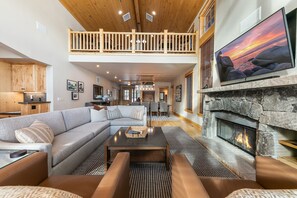 12465 Lookout Loop Truckee CA-print-008-009-Interior-3347x2231-300dpi