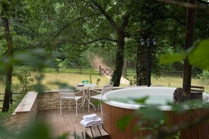 Bain à remous extérieur