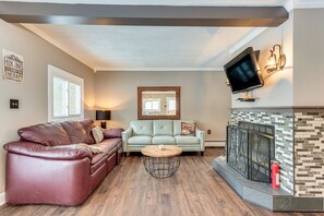 Living Room | Smart TV | Wood-Burning Fireplace | Main Floor